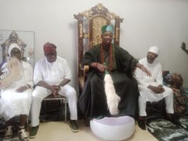 Oluyede (second left), Olukere of Ikere-Ekiti, Oba Ganiyu Ayodele Obasoyin (In green attire), PDP’s Deputy gov, Deji Ogunsakin (right)and Oluyede’s wife, Dr Kemi