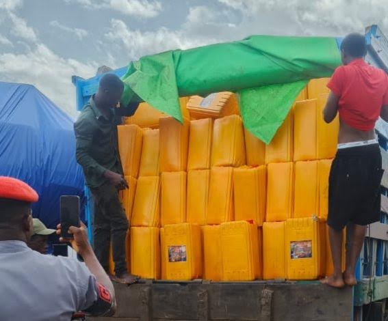 Customs intercepts over 3,310 jerrycans, cartons of smuggled vegetable oil worth N403.491mn