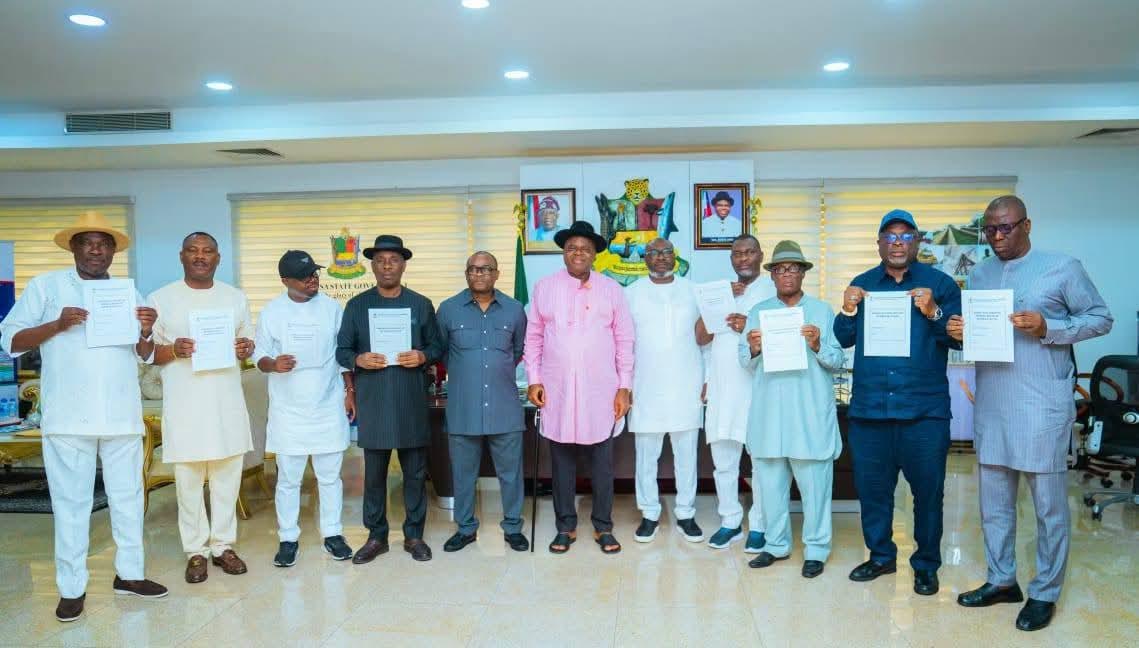 Bayelsa APC NASS candidates receive INEC nomination certificates