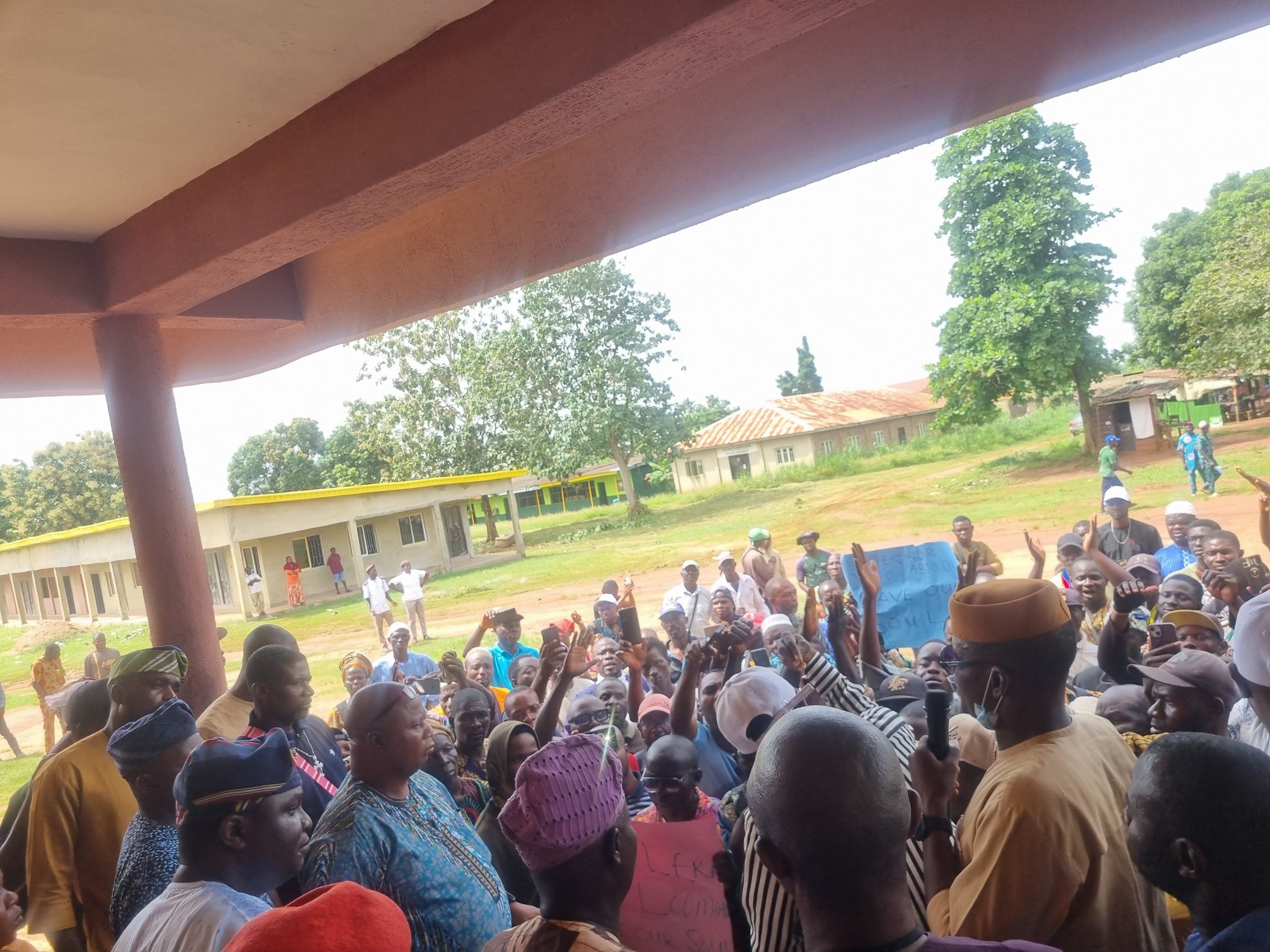Residents protest Ifo dumpsite over health concerns