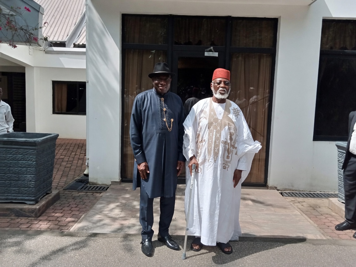 ‘He had assault rifles, APCs around him, yet said no’: Jonathan hails Abdulsalami for stabilising Nigeria’s democracy