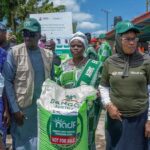 FG-Distributes-Free-Fertilisers-To-20160-South-West-Farmers-Ahead-Of-Wet-Season