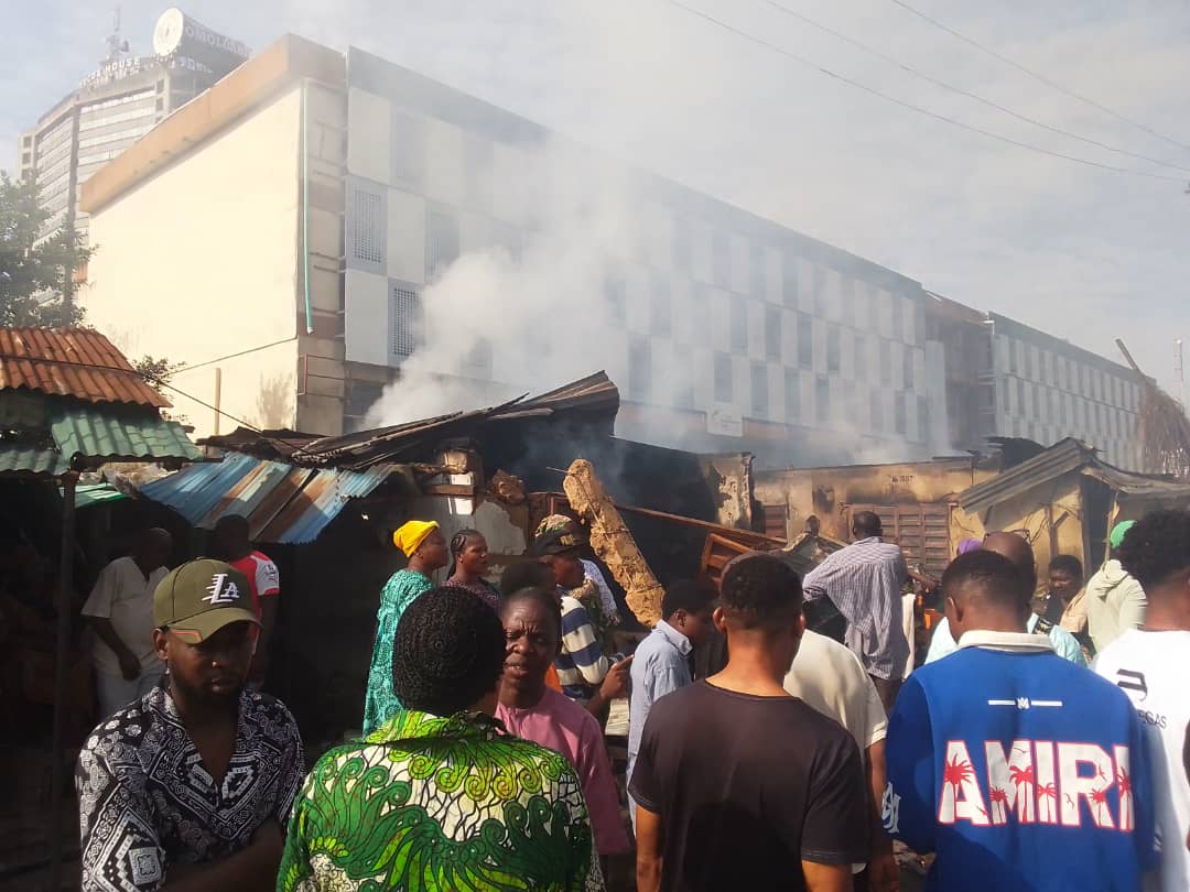 Fire razes 20 shops in Ibadan’s Dugbe, destroys goods worth over ₦100 million