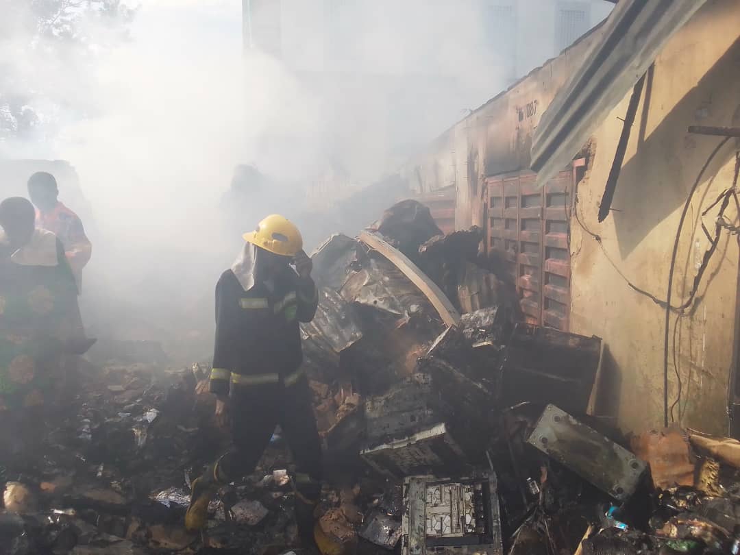 Fire razes 20 shops in Ibadan’s Dugbe, destroys goods worth over ₦100 million