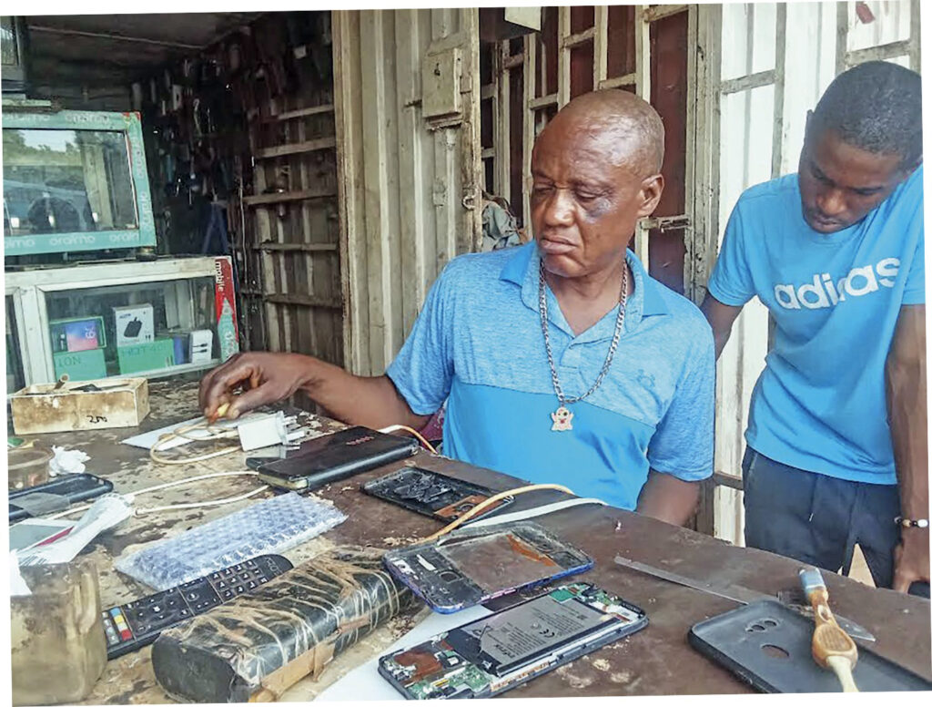 Kaduna phone repairer