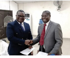 OAUSTECH VC, Ologunorisa congratulates guest lecturer, Momoh