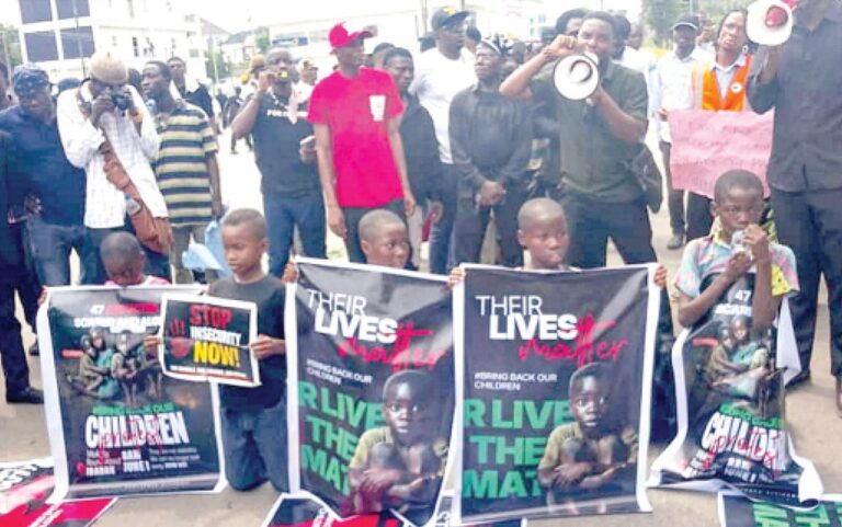 Oyo abduction: Protesters demand release of 39 pupils, teachers