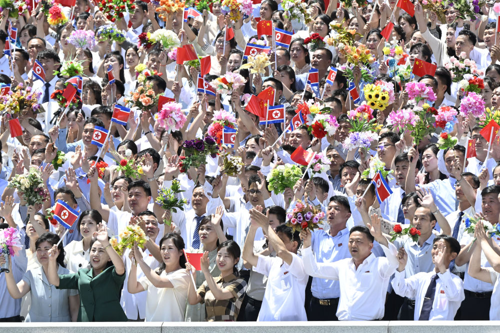 Chinese President Xi Jinping lands in North Korea