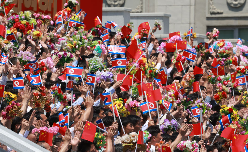 Chinese President Xi Jinping lands in North Korea