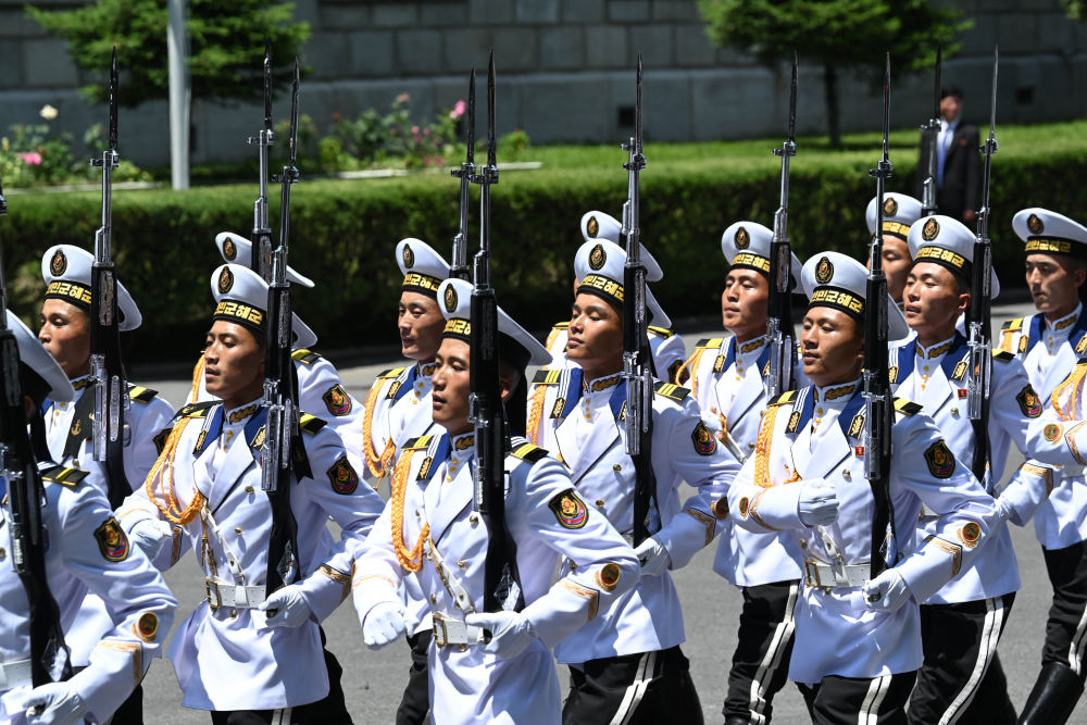 Chinese President Xi Jinping lands in North Korea