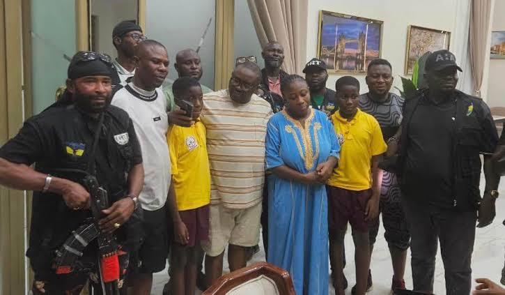 Former Minister of Power, Adebayo Adelabu, Mrs. Olaide Busayo Adegoke John-Paul and her twin sons, Peter and Paul.