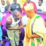 Verydarkman visits Oluwo, backs local government autonomy