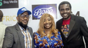 Adeola Eka (middle)