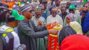 Borno State Governor, Babagana Zulum, distributes cooking gas cylinders to primary school teachers and environmental vanguards