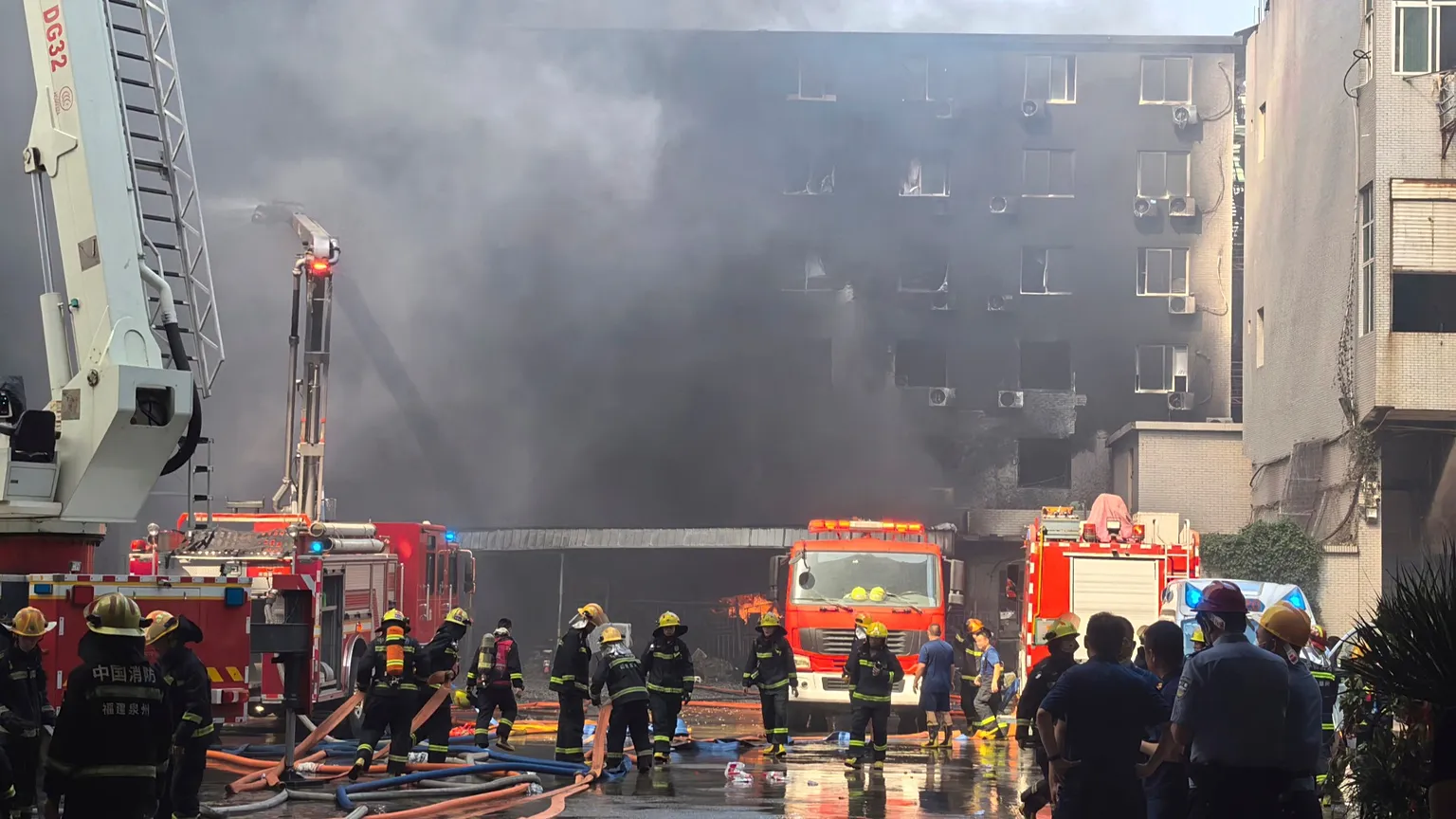 China shoe factory fire kills 28, Xi orders probe