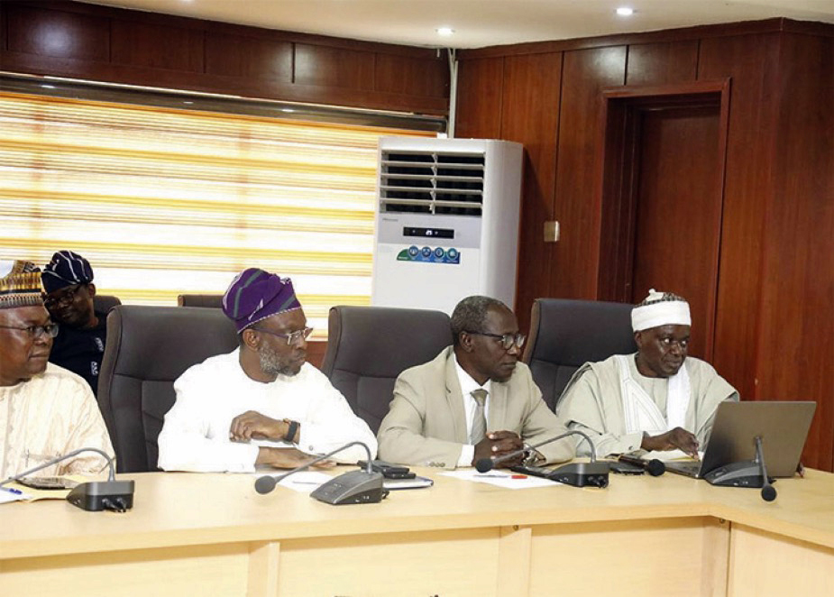 Cross-section of members of the committee during the inauguration