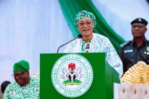 First-Lady-Oluremi-Tinubu-696×464