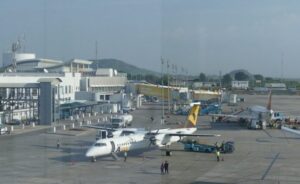 Nigeria-plans-to-build-10-new-airports-to-boost-civil-696×426