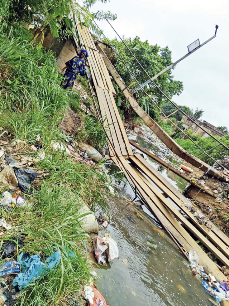 The collapsed bridge