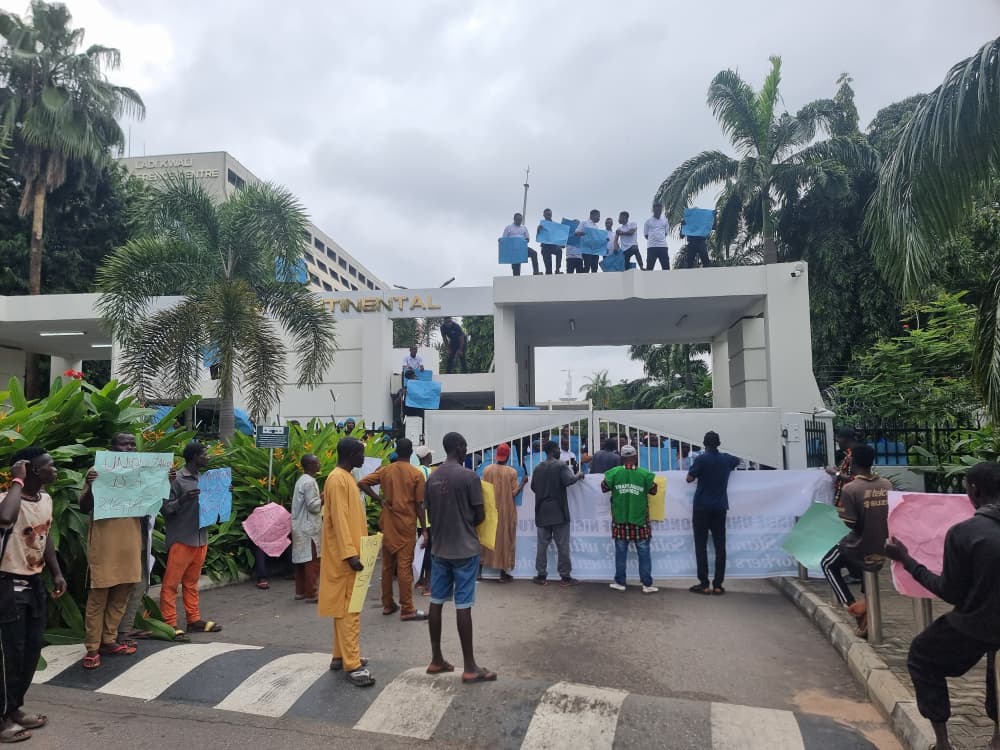 TUC pickets Abuja Continental Hotel over alleged abuse of workers’ rights