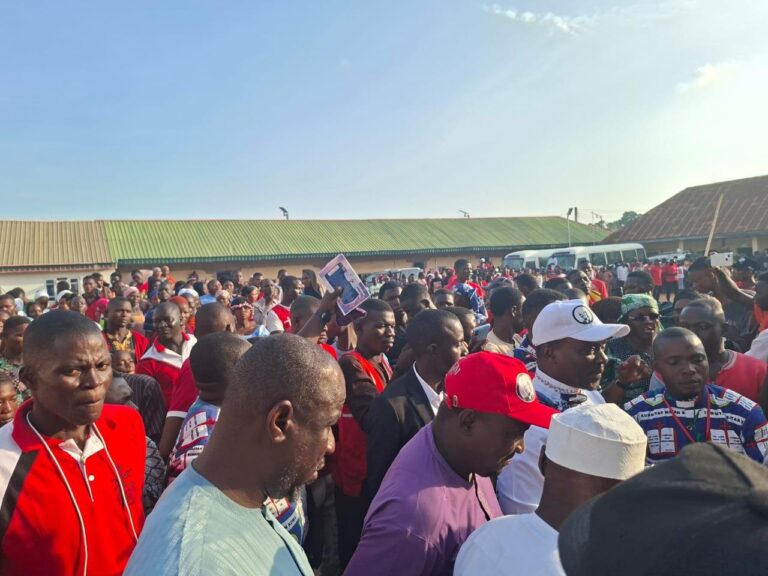 Dr. Emmanuel Ombugadu, PDP 2027 Governorship Candidate at Sabon Rai Lafia inside a crowd receiving him at the venue of the New life programme