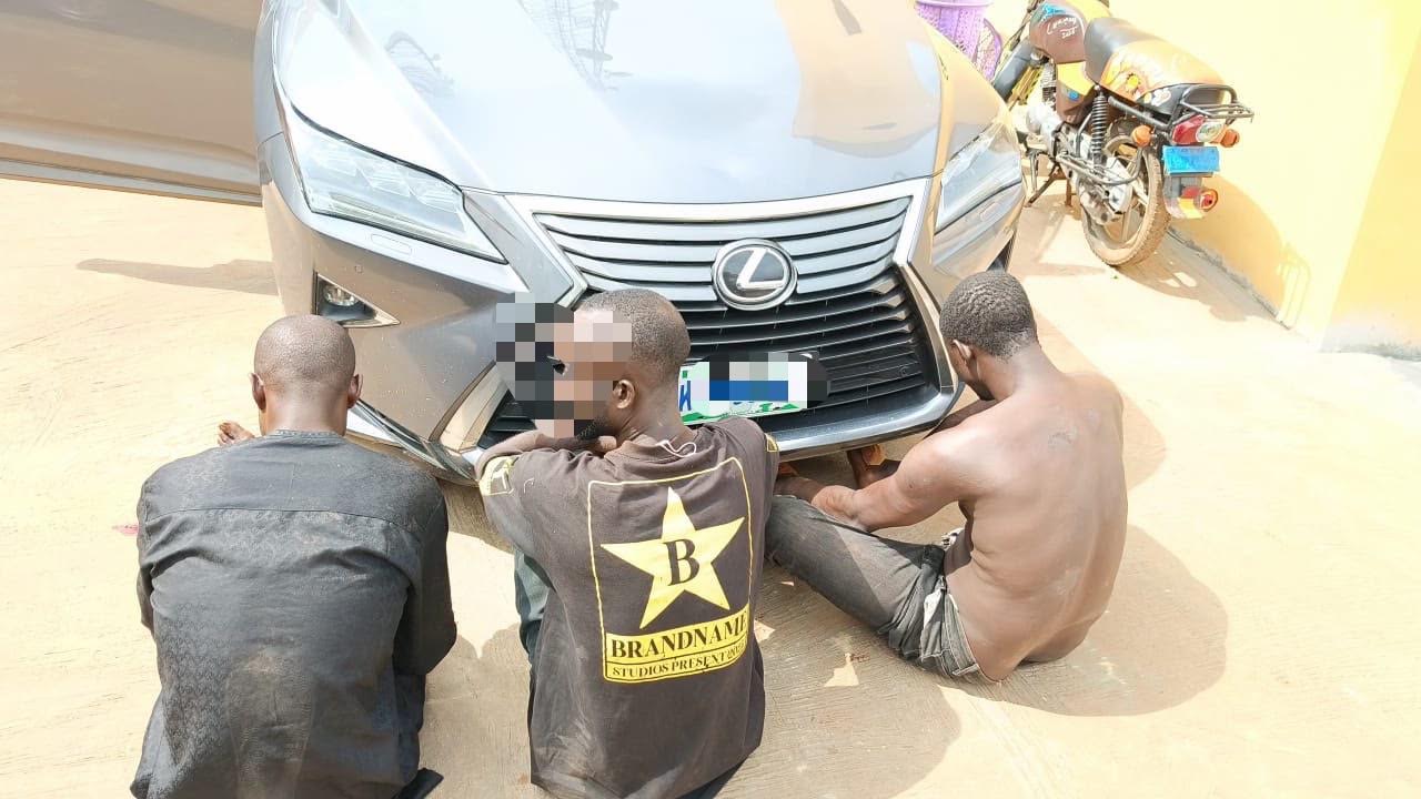 Oyo Police bust cross-border car theft syndicate, recover Lexus SUV, arrest two