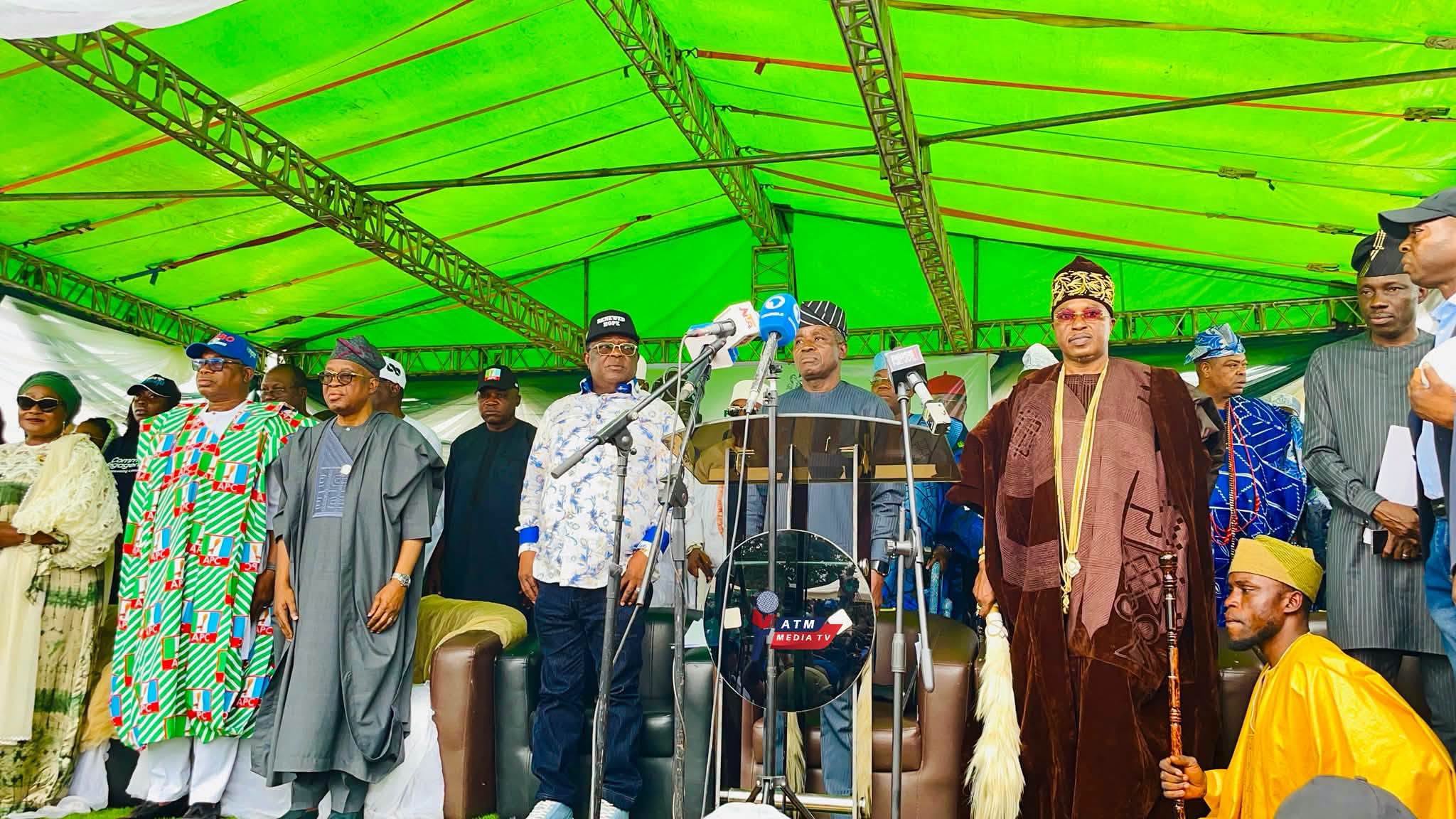 Umahi outlines national road projects as Tinubu flags off Osun highways