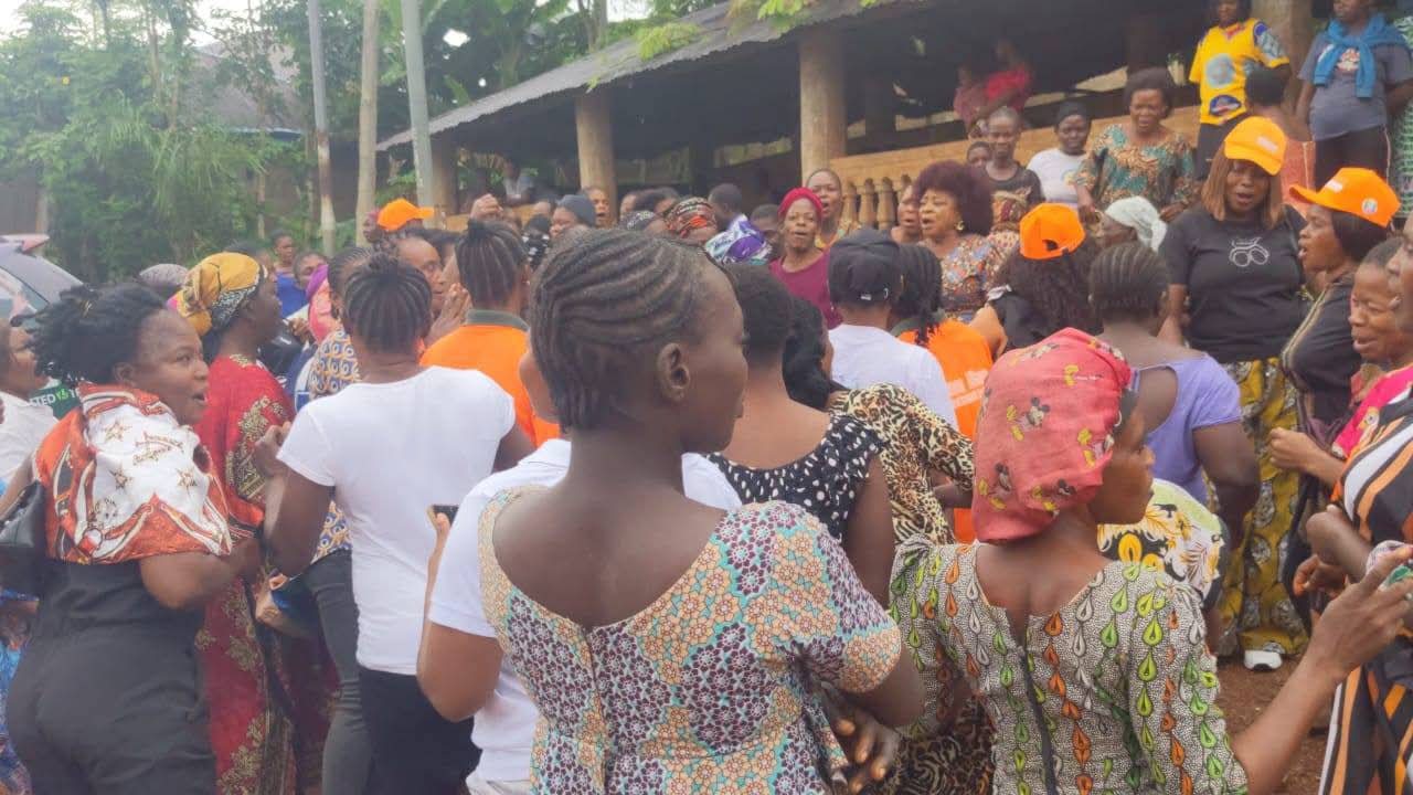 Nkporo community rallies behind Ikenna Ukwa after cash, relief intervention for women