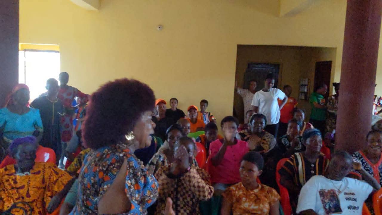 Nkporo community rallies behind Ikenna Ukwa after cash, relief intervention for women