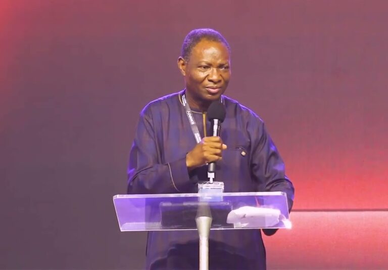 Dr Isaac Komolafe